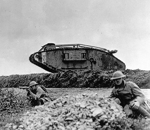 Soldiers of 107th training alonside British Tanks